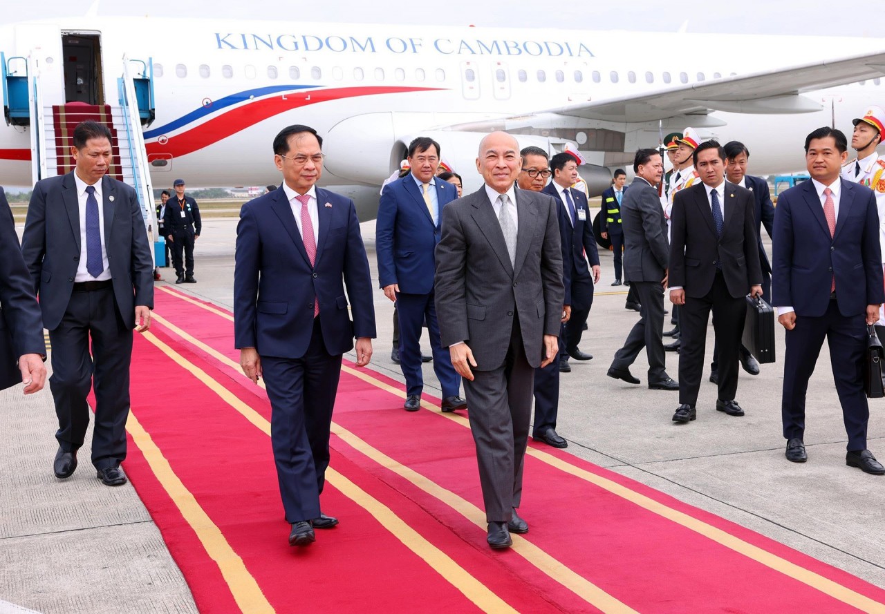 vietnam news today nov 28 cambodian king norodom sihamoni begins state visit to vietnam