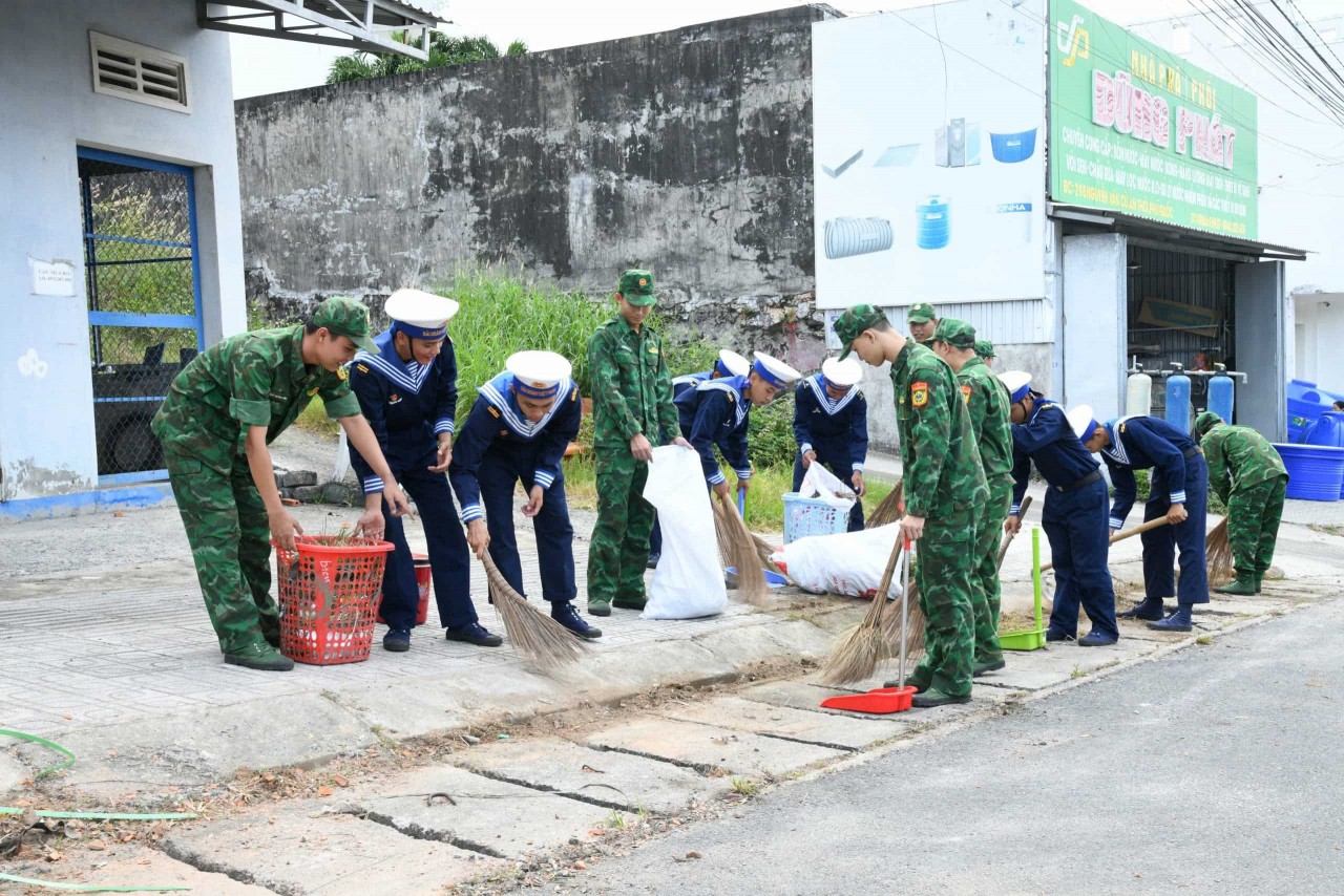 Naval Region 5 Actively Participates in “Phu Quoc Environment Day”