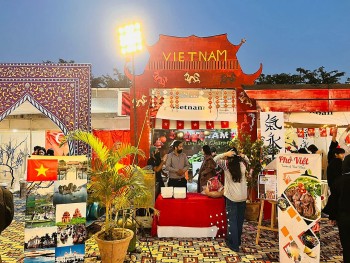 Vietnamese Cuisine Shines at Charity Bazaar in Pakistan