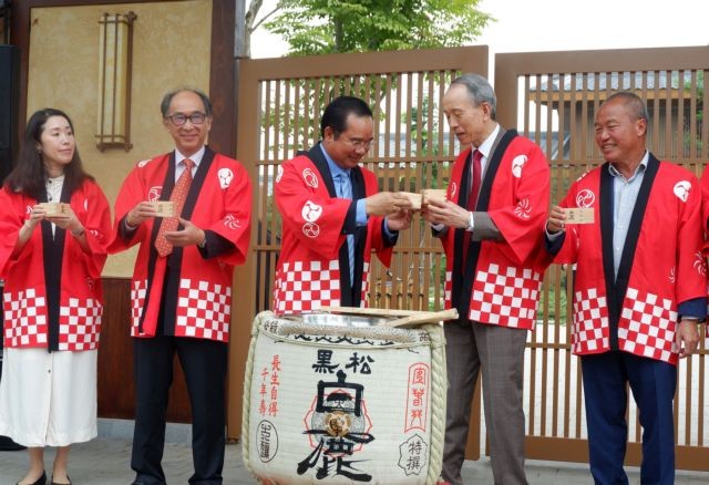 A ceremony was held in Long An Province on Sunday to inaugurate the Việt Nam-Japan Friendship House.  Construction of the Việt Nam-Japan Friendship House began in July last year as part of the integrated Waterpoint urban area. Spanning nearly 7,000 sq.m, the project features various functional zones, including a cultural house, restaurants, an exhibition area, and miniature landscapes showcasing the cultural characteristics of both Việt Nam and Japan.