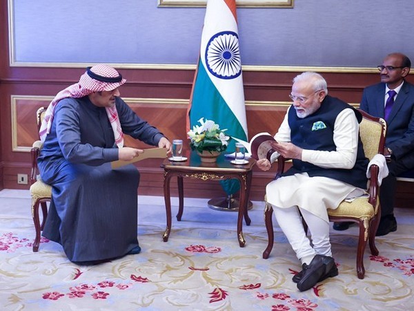 pm modi meets president of kuwait heritage society praises works of preserving india kuwaiti artefacts