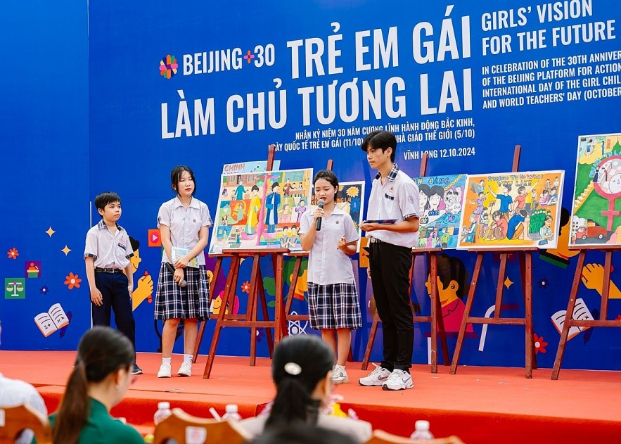 Nearly 300 Delegates Attend "Girls Lead the Future"