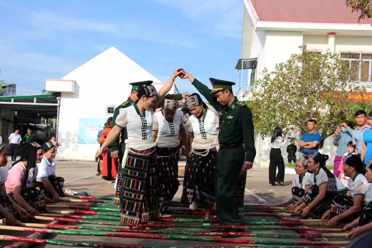 Cultural activities and folk games at the program in Dak Lak