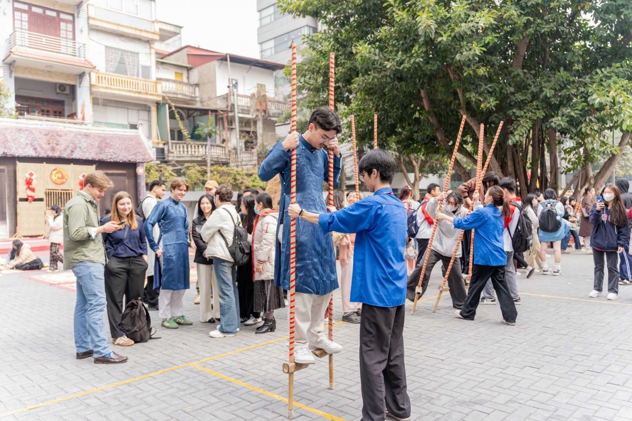 International Students in Hanoi Eager to Celebrate Tet