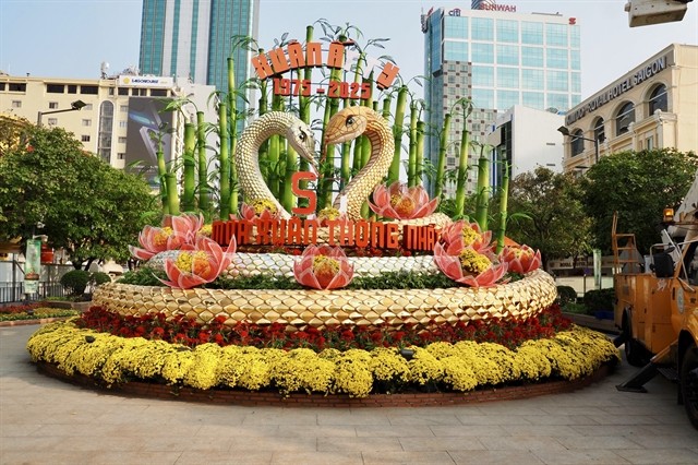 vietnam news today jan 29 foreign ambassadors reflect on charm of vietnamese tet