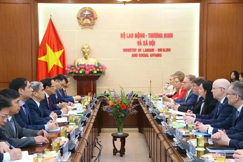 Vietnam, Finland Ink Deal on Labor Mobility