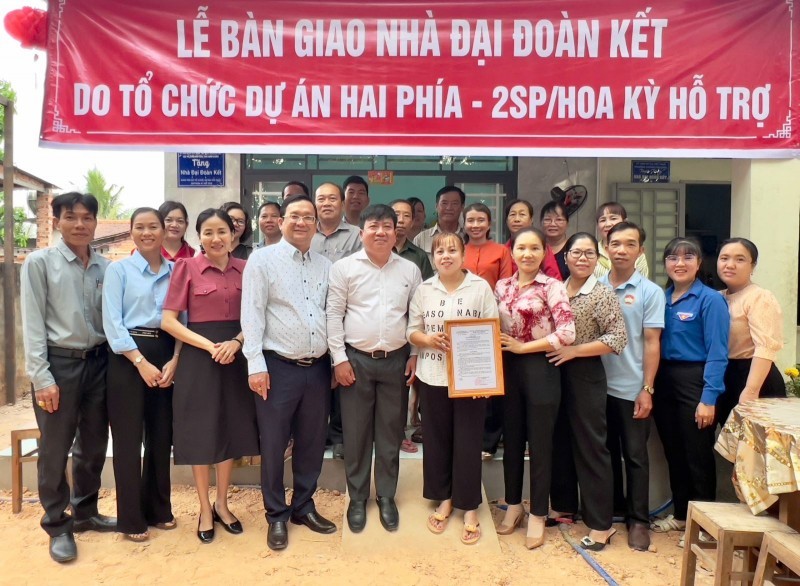 Binh Duong Groups Unite to Provide Home for Family in Need