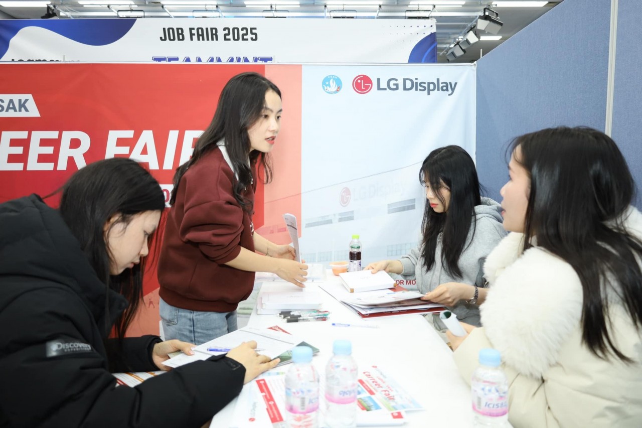 Vietnamese Students Connect with Employers at Seoul Job Fair