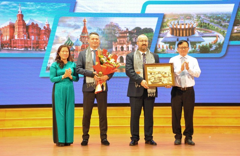 Can Tho Celebrates 75 Years of Vietnam - Russia Ties