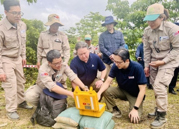 Ambassador Marc E. Knapper: US Continues to Support Quang Tri in War ...