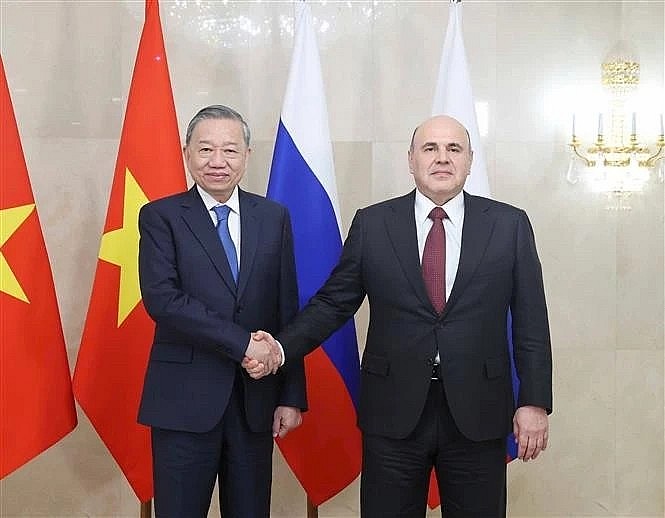 Party General Secretary To Lam (left) meets with Russian Prime Minister Mikhail Mishustin in Moscow on May 8. (Photo: VNA) Party General Secretary To Lam (left) meets with Russian Prime Minister Mikhail Mishustin in Moscow on May 8. (Photo: VNA)