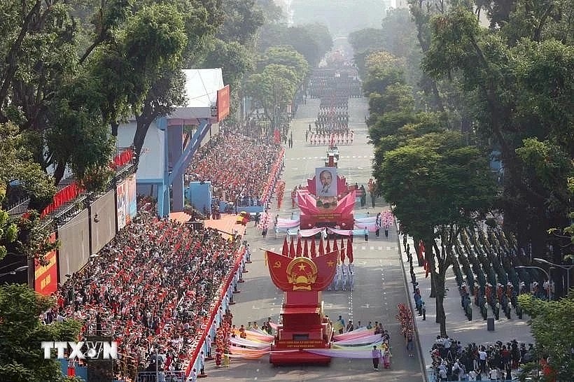 The grand military parade marking the 50th anniversary of the liberation of the South and national reunification. (Photo: VNA)