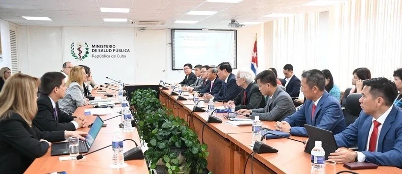 Vietnam, Cuba to Boost Cooperation in Health Sector