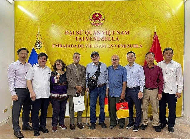 Strengthen Solidarity and Friendship Between Vietnam and Venezuela