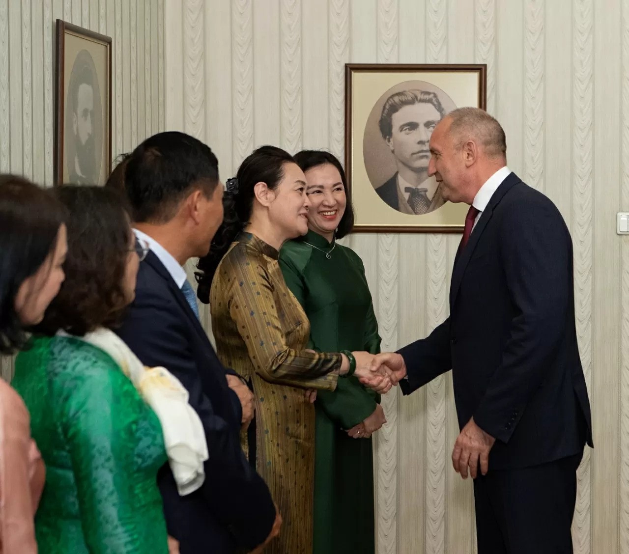 The Bulgarian President stressed that educational cooperation and cultural exchange form a sustainable and enduring foundation for broadening cooperation in all areas.
