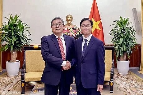 Deputy Minister of Foreign Affairs Ngo Le Van receives a delegation from the Foreign Policy Advisory Committee under the Chinese Ministry of Foreign Affairs. (Source: baoquocte.vn)