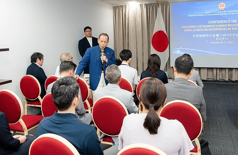 A representative of a Japanese enterprise speaks at the event. (Photo: VNA)