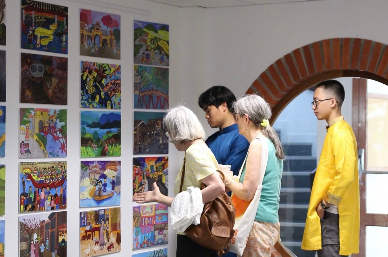 Vietnam's Week Leaves Positive Impression at Saint Herblain (France)