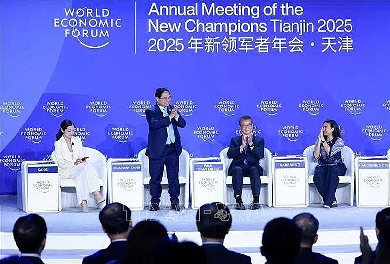 Vietnamese Prime Minister Pham Minh Chinh is a keynote speaker at a session Is Asia's Century at Risk? as part of the 16th Annual Meeting of the New Champions of the World Economic Forum in Tianjin, China, on June 25. (Photo: VNA)
