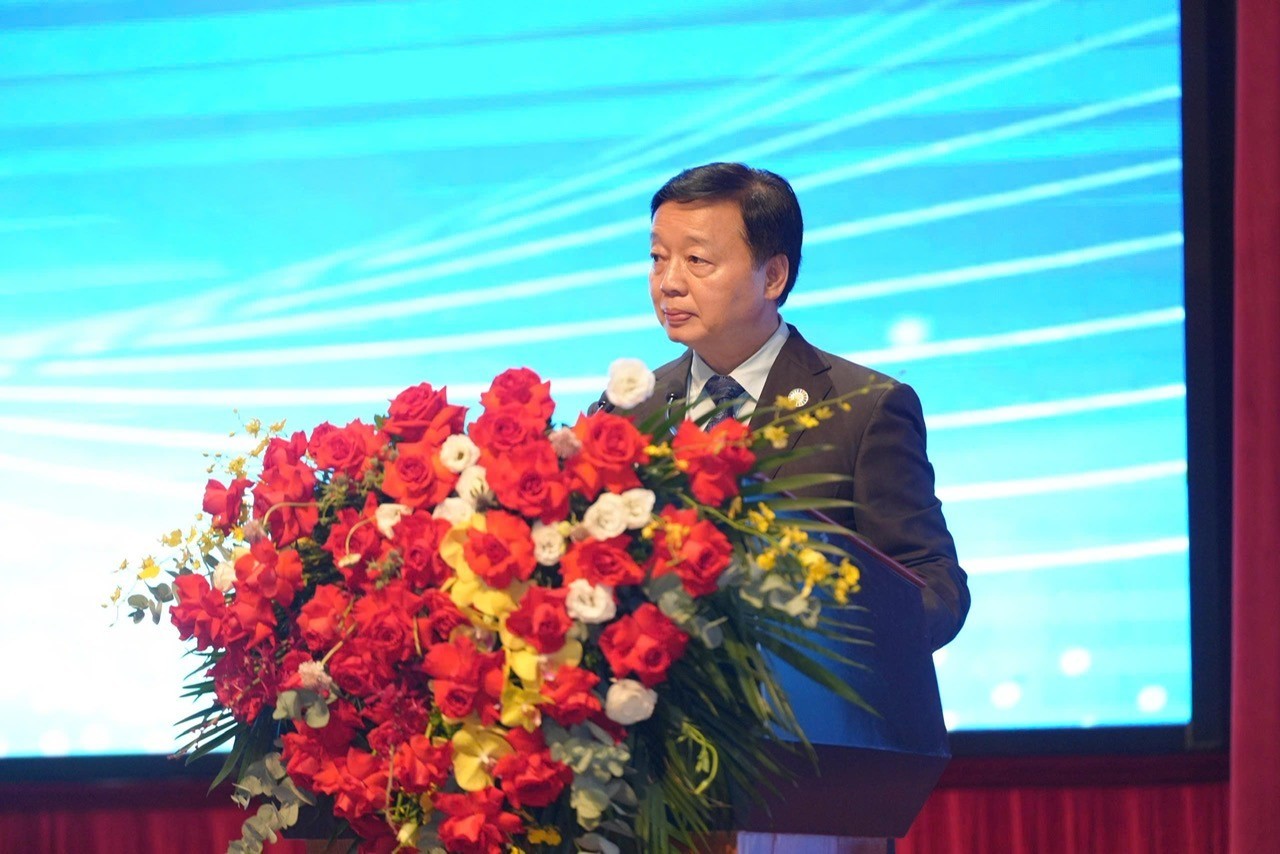 Deputy Prime Minister Trần Hồng Hà delivers remarks at the conference. (Photo: Ministry of Foreign Affairs)