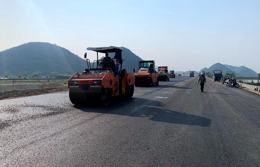Officials call for stronger leadership and faster land clearance to boost disbursement rates.