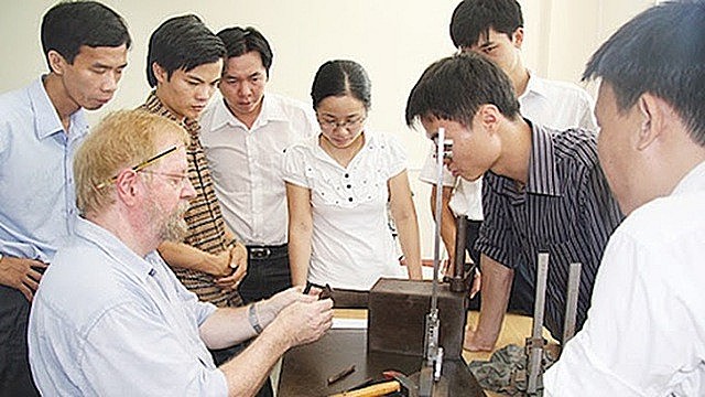 The issuance of digital identity accounts for foreigners there is expected to meet their rising demand for streamlined and secure access to public administrative services.