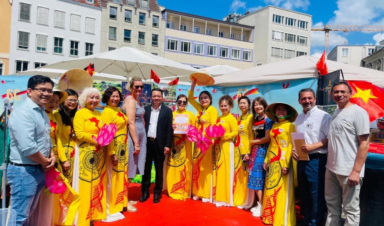"Huong Sac Viet" Unites Overseas Vietnamese Community in Germany