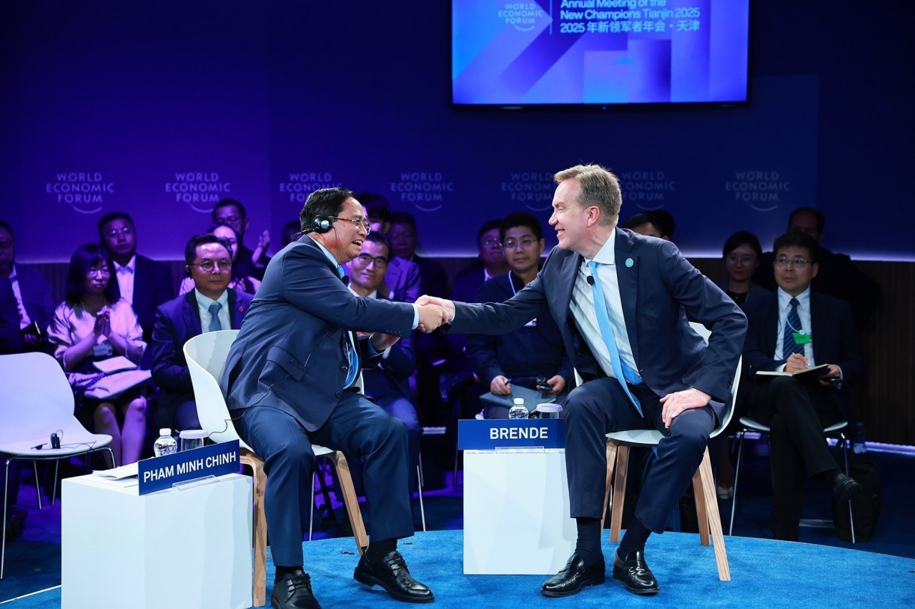 Vietnam's Economy Shows Impressive Growth Amidst Global Challenges