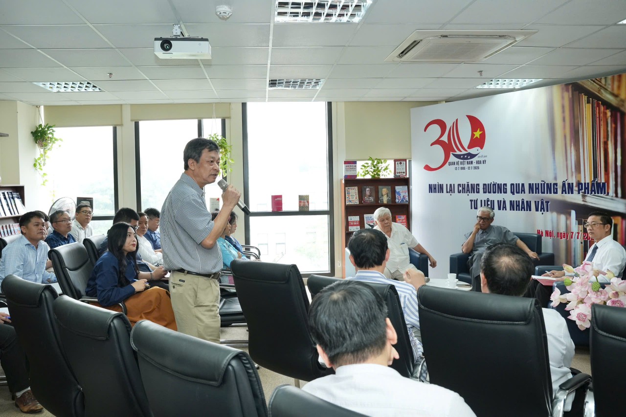 Delegates participate in the discussion session. (Photo: Thanh Thao)