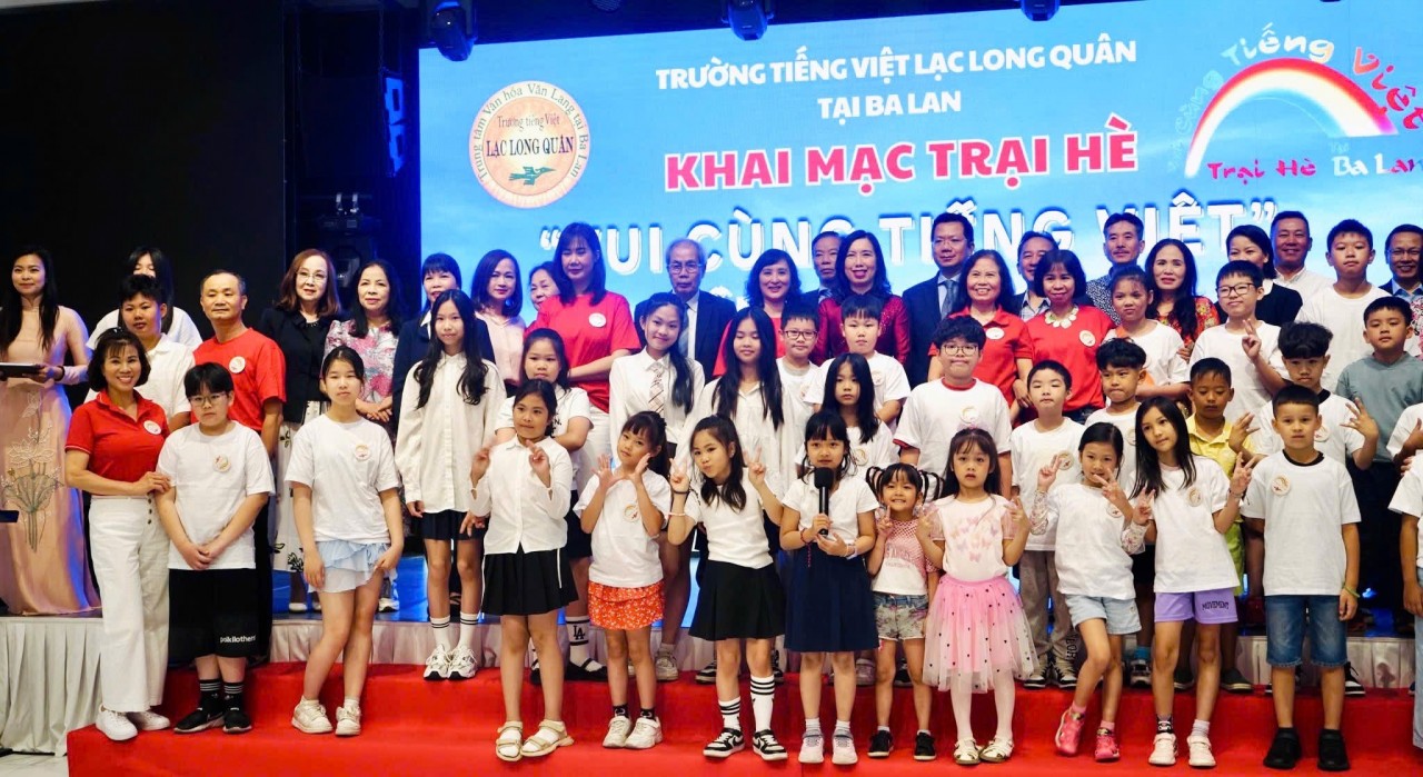 Vietnamese People in Poland: A United, Multifaceted Community