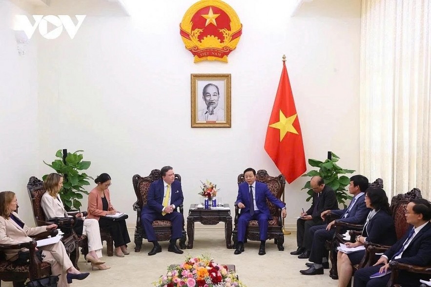Vietnamese Deputy Prime Minister Tran Hong Ha and US Ambassador to Vietnam Marc Knapper during their meeting in Hanoi on July 9.