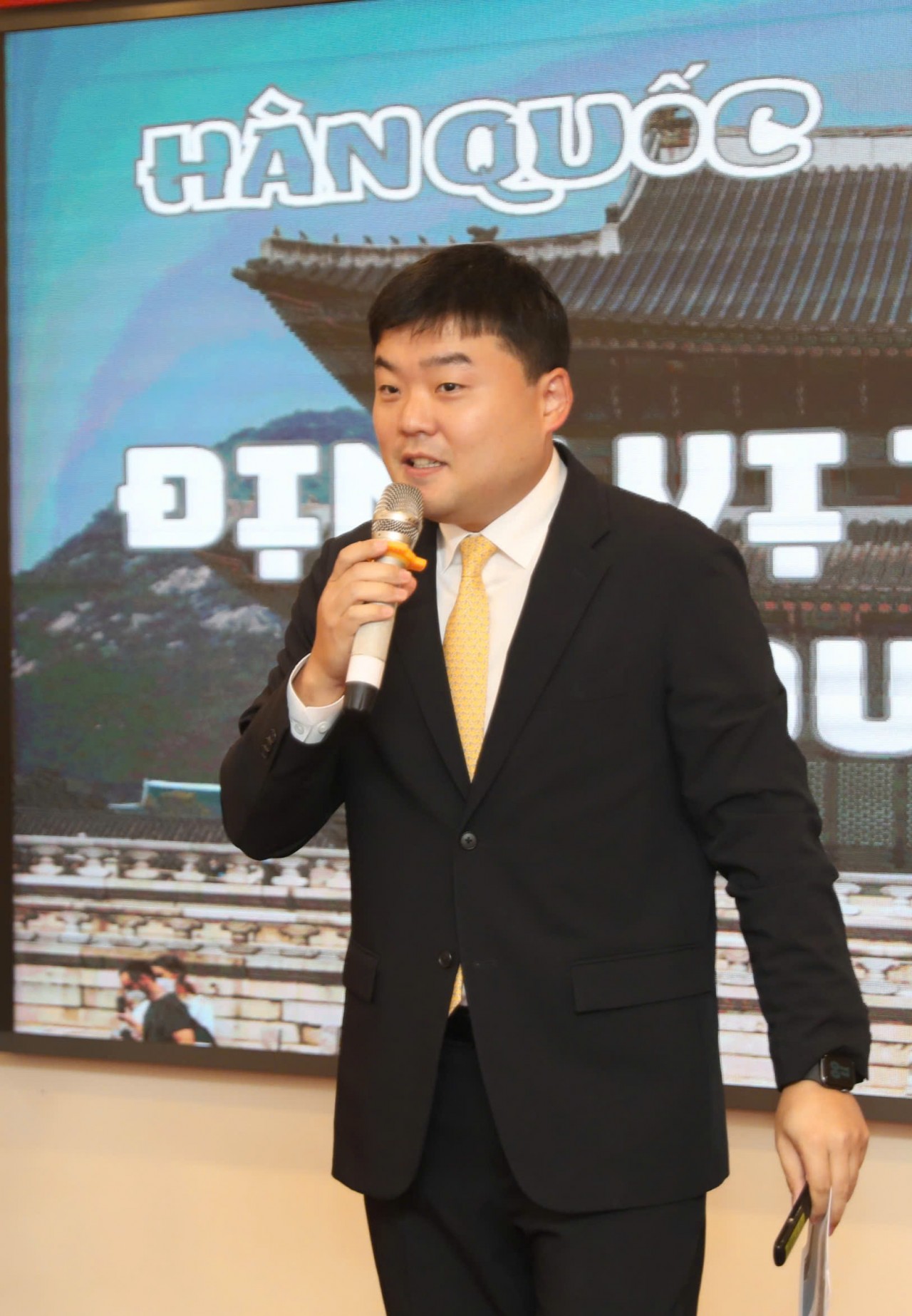Choi Seung Jin, Director of the Korean Cultural Center in Vietnam, spoke at the seminar. (Photo: Organizing Committee)