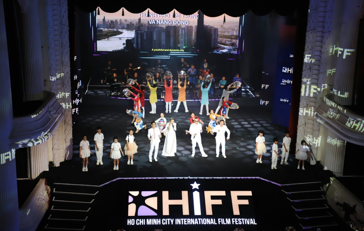 Ho Chi Minh City Pledges to Accompany France in Strategic Cooperation Areas