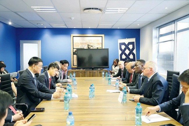 Vietnam News Today (Jul. 16): Vietnam and South Africa Promote Trade and Investment Cooperation