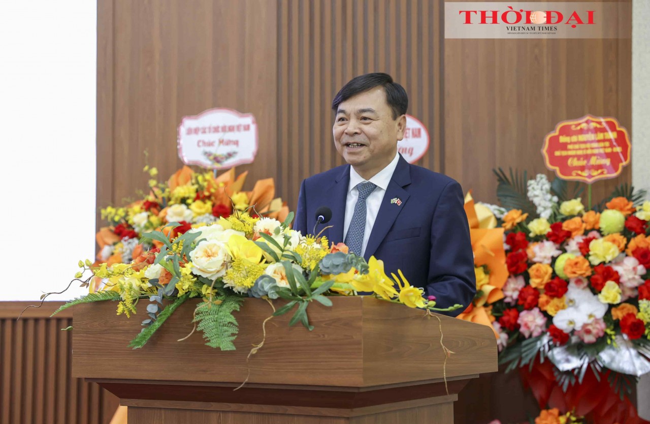 Deputy Minister of Agriculture and Environment and newly elected President of the Vietnam-Brazil Friendship and Cooperation Association Nguyen Hoang Hiep delivered a speech at the congress. (Photo: Dinh Hoa)