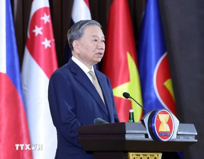 General Secretary To Lam delivering a speech at the 30th Anniversary Ceremony of Vietnam’s Membership in ASEAN at the ASEAN Secretariat Headquarters in Jakarta, Indonesia, March 10, 2025. (Photo: VNA)
