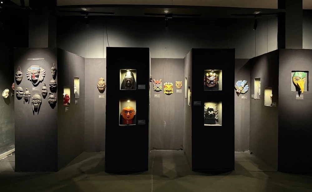 Vietnamese Mask Captivates at Asian Art Exhibition in India