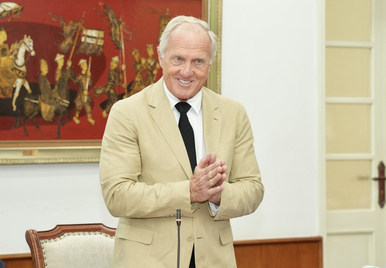 Greg Norman speaks at the appointment ceremony (Photo: Thanh Thao)