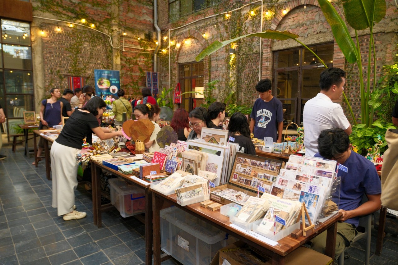 'Old Stories Told Anew': When Heritage Transform into Cultural Products