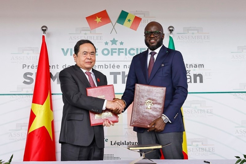 Top Vietnamese, Senegalese Legislators Sign Pact to Deepen Cooperation