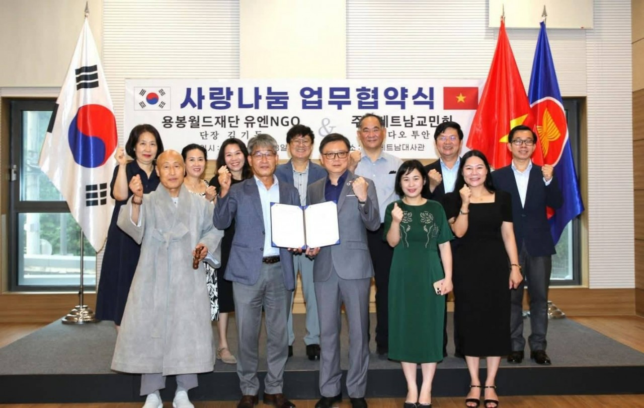Cooperation for Improving Welfare System of Vietnamese People in RoK