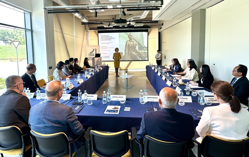 Vietnam News Today (Jul. 27): Vietnam, Hungary Promote Human Resource Training