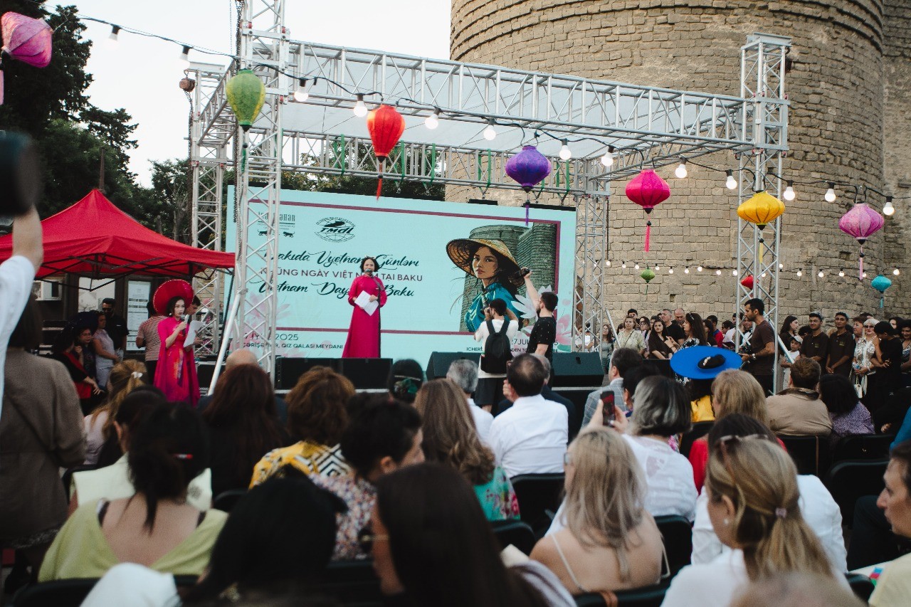 Third Vietnamese Day at Baku Draw Numerous Participants