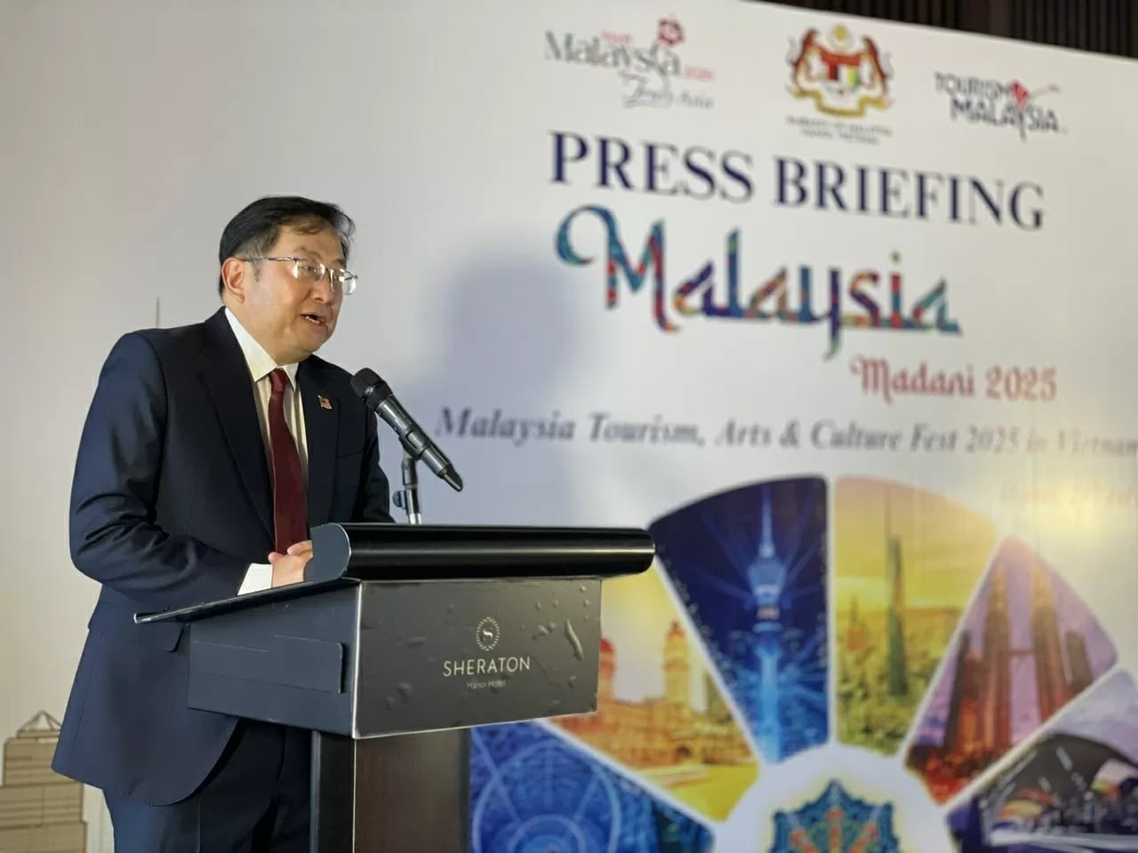 Malaysian Ambassador to Vietnam Dato' Tan Yang Thai speaks at the press conference on July 29. (Photo: PH)