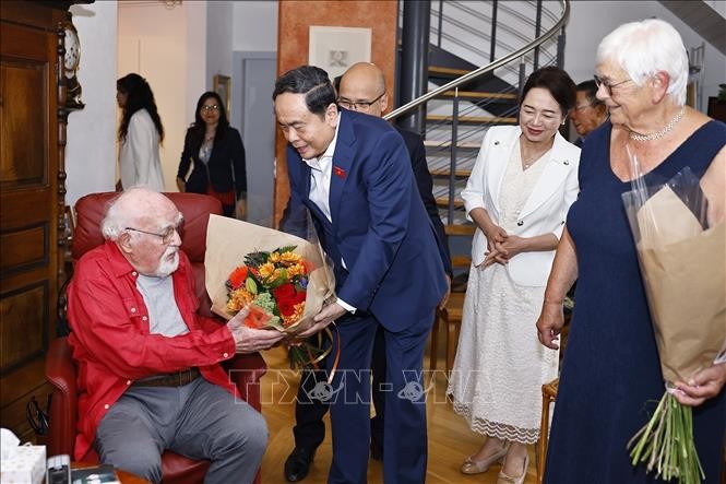 Swiss Media Highlights Meeting Between National Assembly Chairman and Vietnam's Longtime Friend Jacques Savary