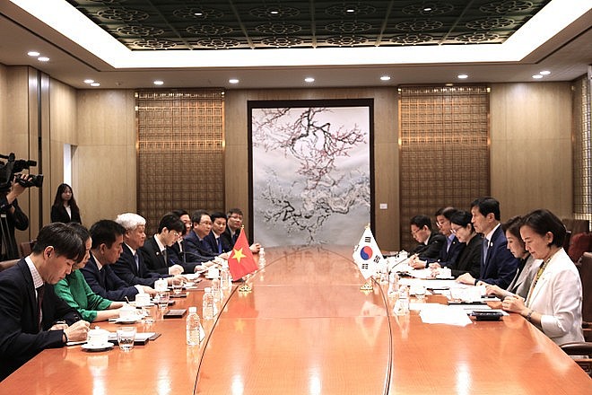 Vietnam News Today (Aug. 1): NA Chairman trips to Senegal, Morocco, Switzerland promote Vietnam's cooperation with Africa, Europe