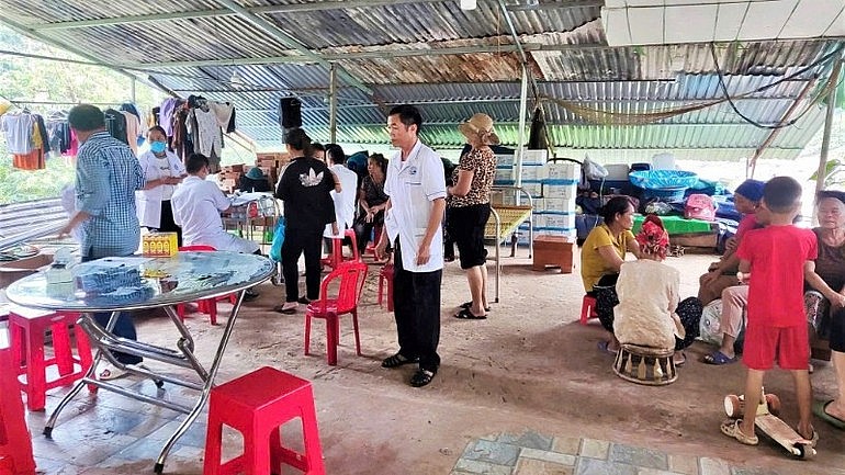 WHO Assists Nghe An Province in Post-flood Disease Prevention and Control