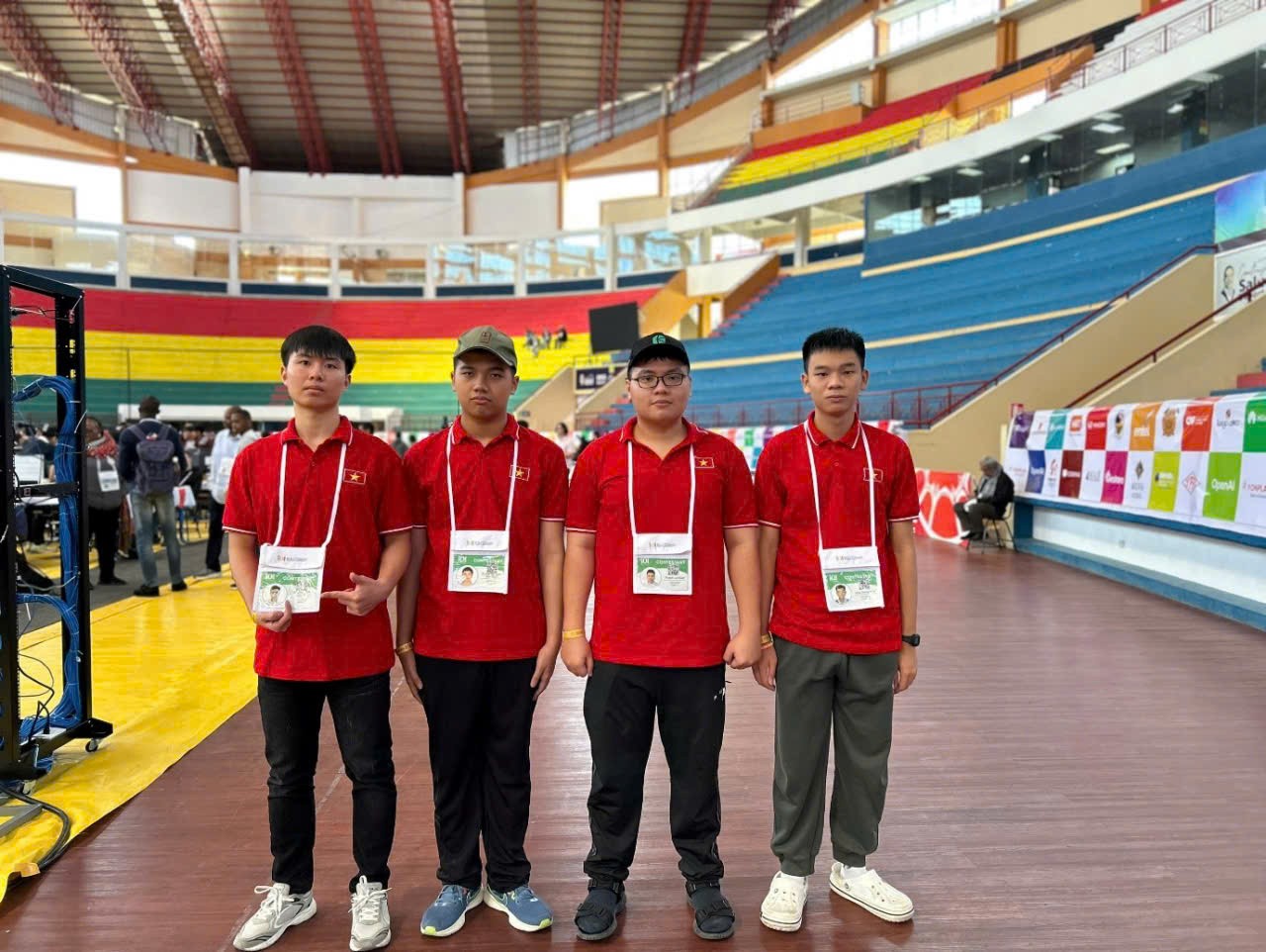 Four Vietnamese Students Win Medals at the 2025 International Olympiad in Informatics