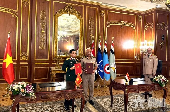 Vietnam and Egypt Pledge to Deepen Bilateral Defense Cooperation