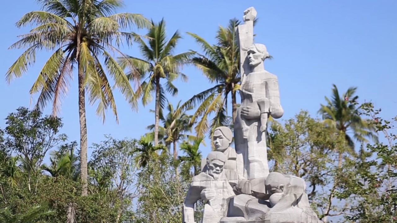 Memorial monument at the Son My Memorial Site (Photo: quangngaitv.vn)